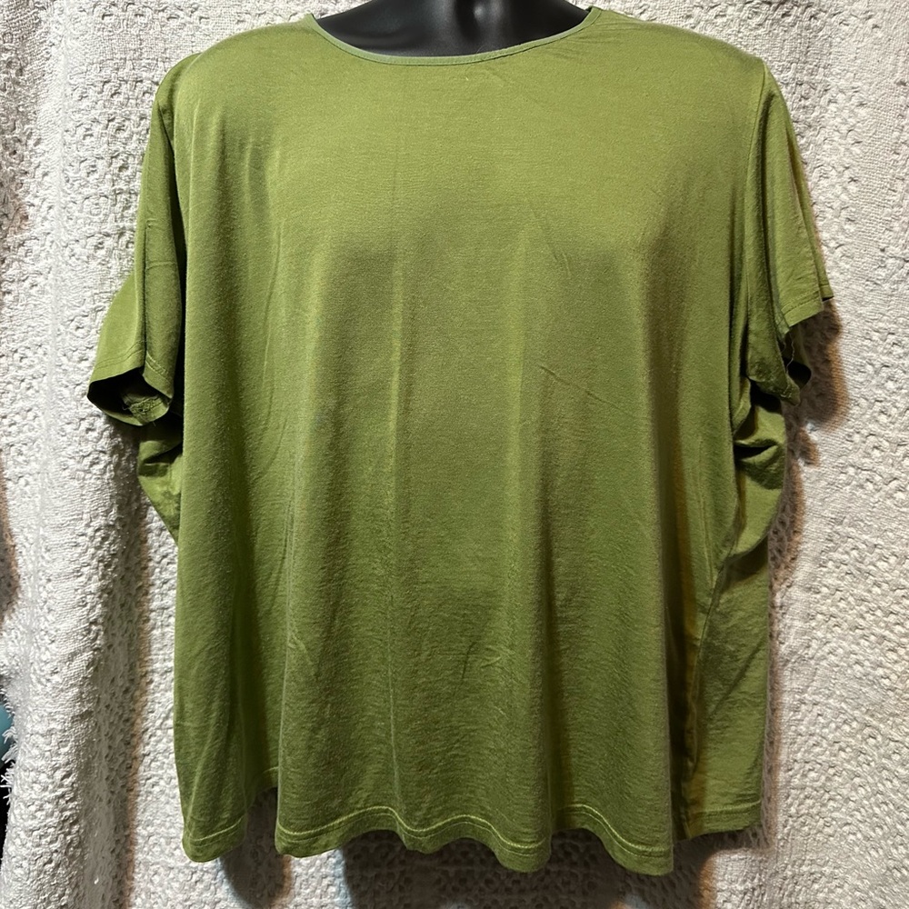 Merona Short Sleeve Tee in Olive with Sheen - Like New Plus Size